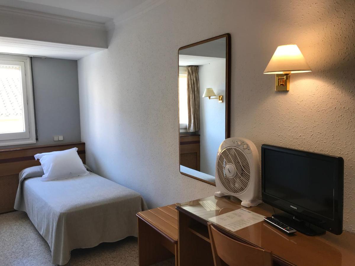 Hostal Can Pou ヴィドレレス エクステリア 写真