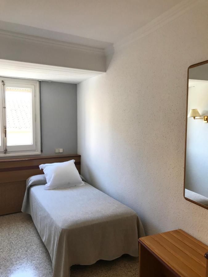 Hostal Can Pou ヴィドレレス エクステリア 写真